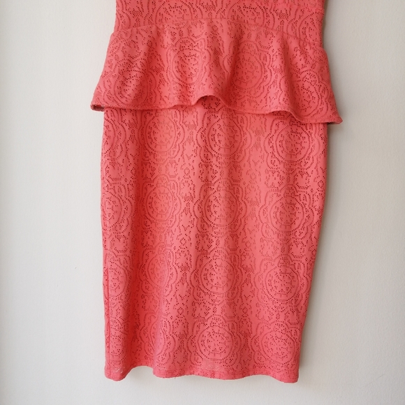 BCBGMAXAZRIA Juliene deep V peplum dress - Picture 4 of 8